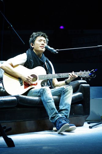 韦礼安用音乐创奇迹 300人LiveHouse唱到3000人