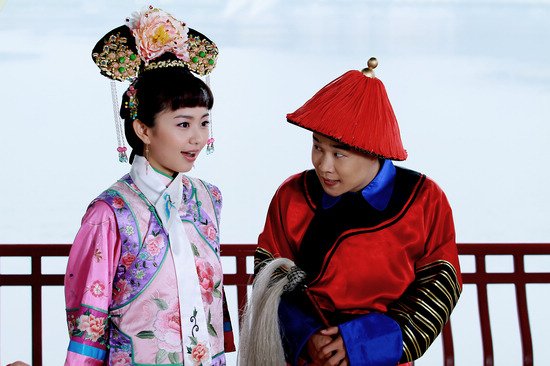 小沈阳学雷峰 《怪侠欧阳德》表彰事儿妈