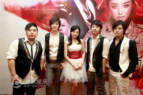 袁野张含韵恋情成焦点 袁野张含韵恋情 - 编剧新