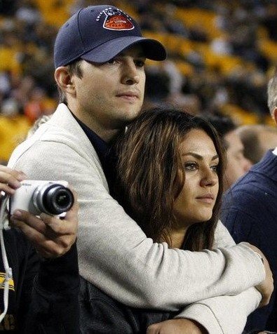 艾什顿·库彻与库妮丝好事将近 传二人即将订