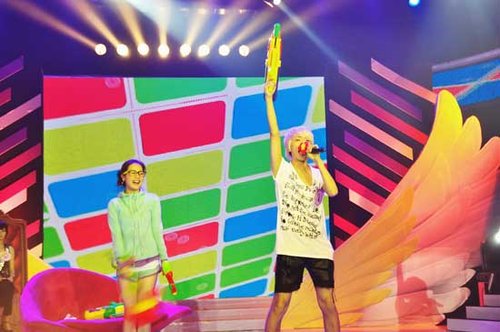 伪娘鼻祖师洋改邪归正 《音乐梦想学院》录取