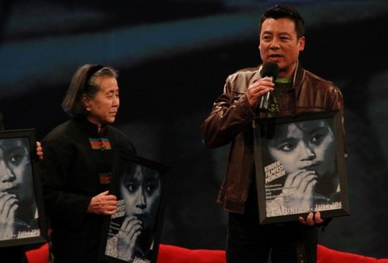 佟凡做客《流金岁月》 《哦，香雪》剧组再聚首