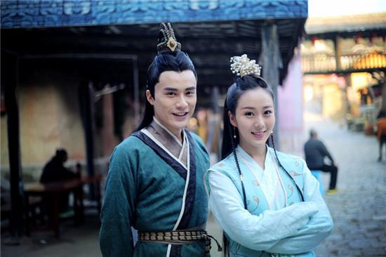 《昏君》《太傅》杀青 苑乔张峰签约坏小弟