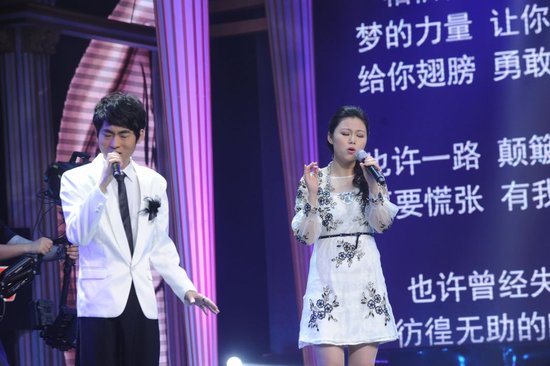 章子怡首度亮相《梦想秀》 关注哈佛女为其圆