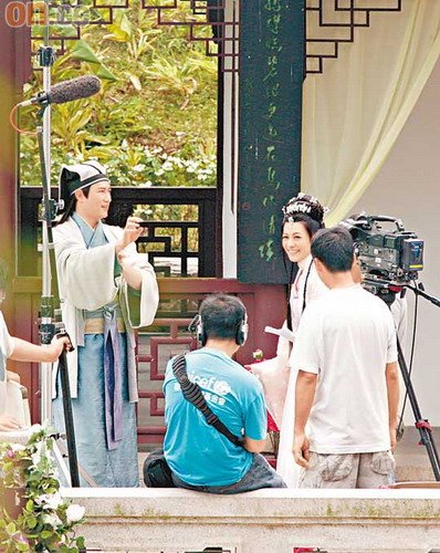 《洪武三十二》热拍 江若琳称与陈键锋属兄弟