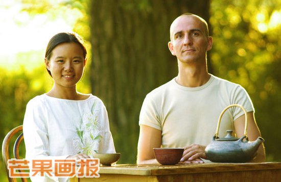 <em>快女音乐</em>指导龚琳娜谈音乐:歌者内心不忐忑_娱