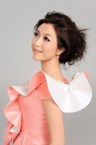 刘媛媛粉红礼服曝光 春光里轻舞飞扬(图)_娱乐_腾讯网