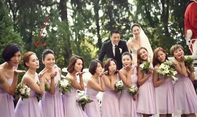 刘亦菲当伴娘了，不知不觉小花旦都成为了伴娘