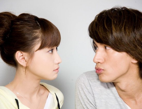 言承旭新剧表演受争议 剧中女友陈彦妃公开力