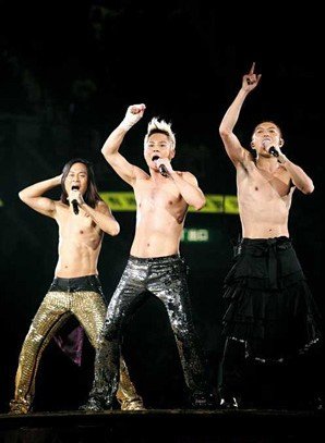 草蜢红演唱会张柏芝捧场 跨年夜锁定东方卫视
