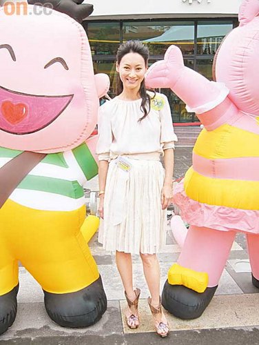 惠英红出席活动坦言曾患抑郁病 分享康复心得