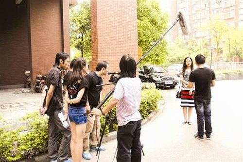 娱乐圈闹“群众演员荒” 门槛变高片酬上涨