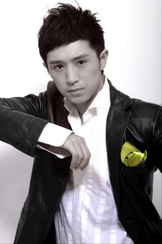 张卫健郑晓东再聚《十大奇冤》 三度合作变身