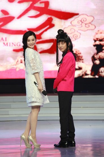 王学圻范冰冰忘年交 亲密亮相《快乐大本营》