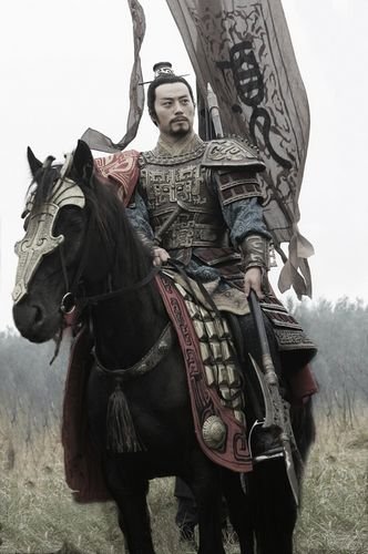 任程伟版项羽重装铠甲身骑宝马,豪情万丈
