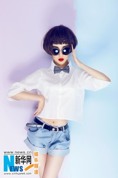 组图:李羲儿诠释另类性感 复古造型写真美轮美奂