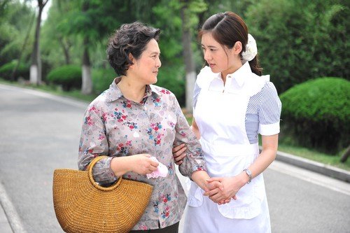 张芝华秋瓷炫感情深 戏里戏外皆<em>母女</em>_娱乐_