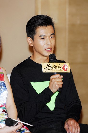 乔振宇发布会承认已有女友 宣布婚期将至(图)