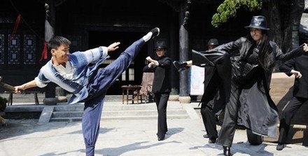 《我的父亲是板凳》今晚开播 王宝强首演爱情戏