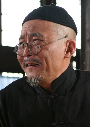 《茶馆》戏霸拼戏 钱波无惧形象备受肯定