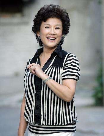 《肉中刺》10日杀青 宋春丽斯琴高娃否认不合