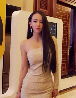 母其弥雅出席颁奖礼 压轴表演舞蹈惊艳全场