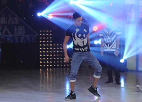 陈伟霆秀舞技秒杀全场 好声音学员王韵壹等加盟