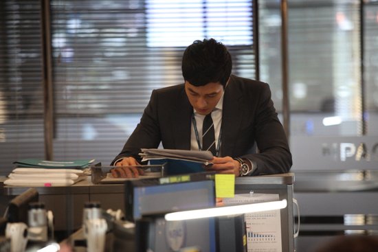 韩剧《幽灵》热播 苏志燮投入全情演搜查官