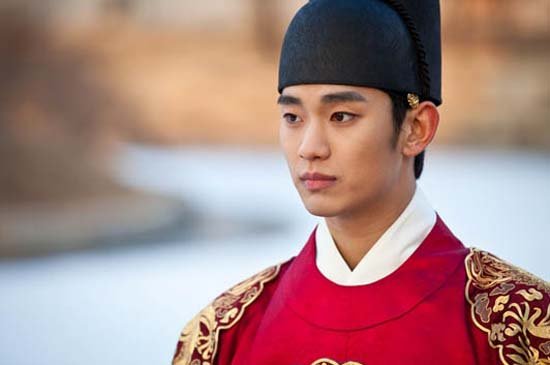 《捧日之月》金秀炫韩佳人粉墨登场 备受关注