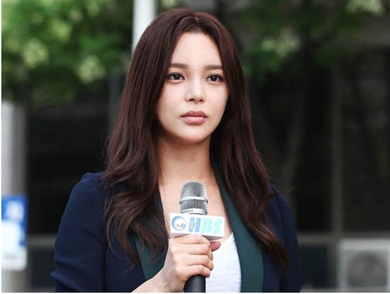 朴诗研《善良的男人》演记者 投入角色不断练