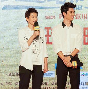 李媛亮相《滚蛋吧！肿瘤君》首映 称痛快做自己