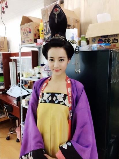 迪丽热巴《美人制造》定妆照 于正惊叹太美了