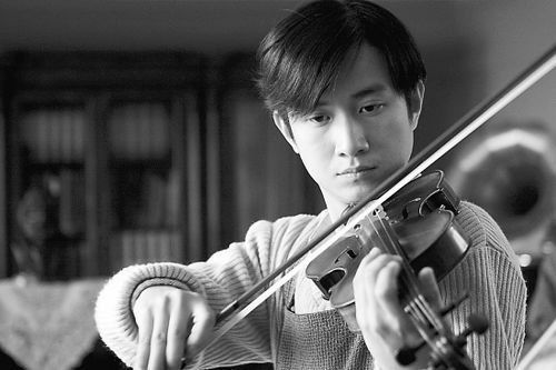 红色青春偶像剧《国歌》热播 启航赞文章很艺