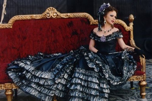 镜版《<em>茶花女</em>》2月再演 顶级歌剧明星首度加盟