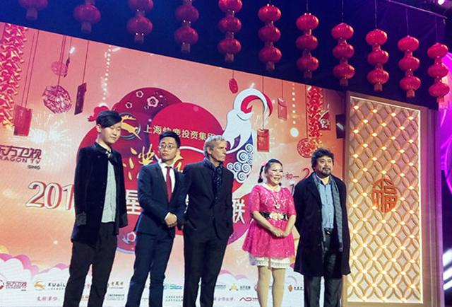 迈克尔·波顿献唱东方春晚 崔永元黄西玩脱口秀