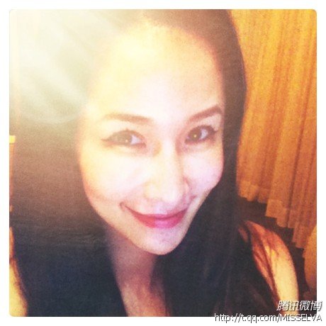  萧亚轩 璀璨入驻腾讯 微博  打招呼不忘交代行程