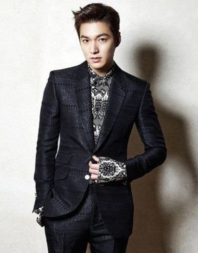 【钢牙八卦】大长腿都敢甩?!-我爱ZT