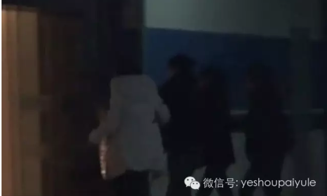 酗酒成魔的陶喆曾在酒后舌吻狗仔，听说过吗？