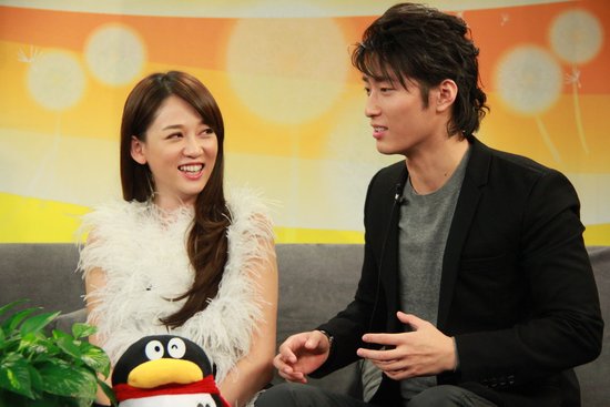 《倾城之泪》主创做客 陈乔恩窦骁回忆尴尬床戏