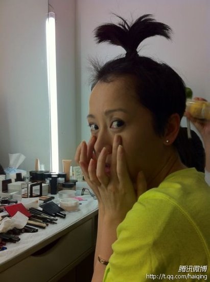 海清微博传素颜照 头扎冲天发束搞笑可爱(图)