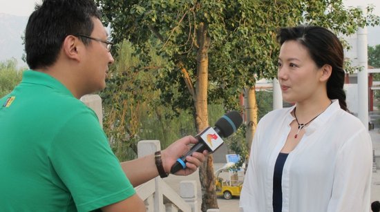 柏文新MV《天下百姓》西柏坡封镜 为十八大献礼