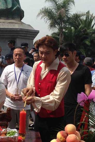 印小天新剧《马上天下》横店开机 复古造型抢眼