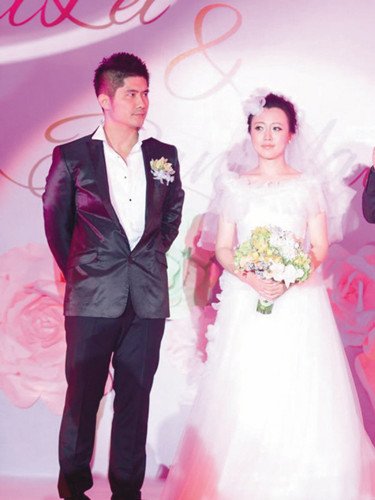 <em>潘长江</em>嫁<em>女儿</em>哭半宿 对女婿<em>身高</em>不满意:比我高