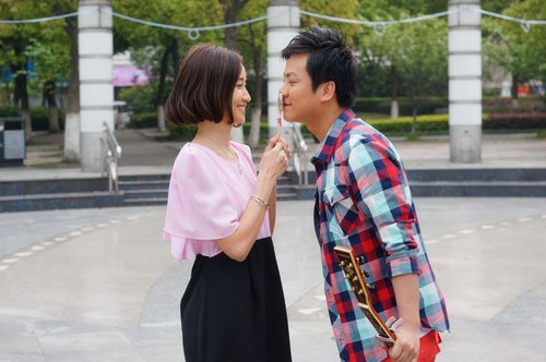张志林《爱不离》MV花絮曝光 <em>女主角</em>调教吻戏