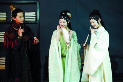 新版《红楼梦》今起登地方台 “宝黛恋”成焦点