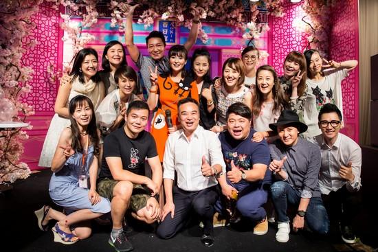 戴娇倩举办特色百日宴 群星送祝福：安欣来了