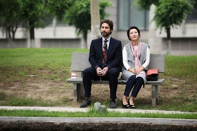 何赛飞有颜任性撩老外 《老妈的桃花运》开播