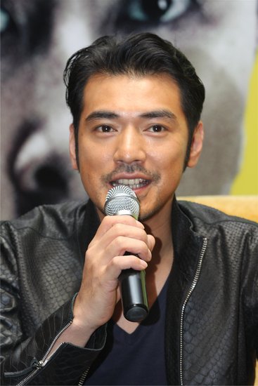 《武侠》昨上海首映 甄子丹欲拍断臂刀(图)