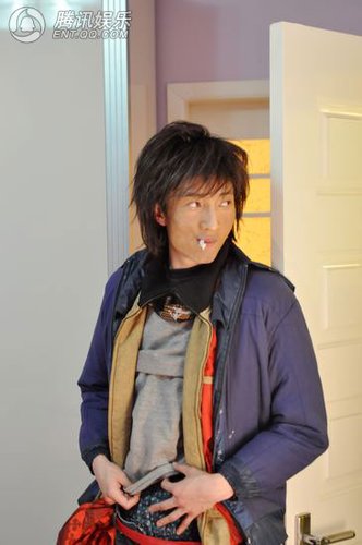《昏了!婚了!》惊现翻版犀利哥 与90后MM谈情