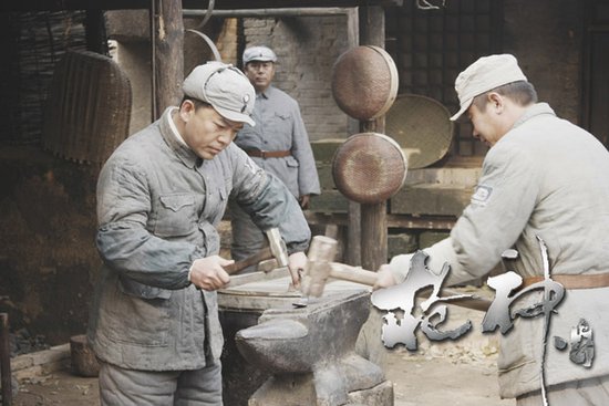 《枪神传奇》今晚开播 李诚儒严师激将何政军